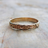 14k Gold Chevron Leaf and Posy Detail Wedding Band
